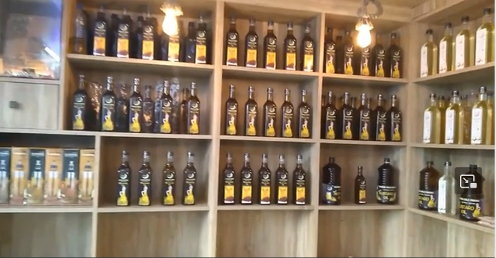  Omja Oils